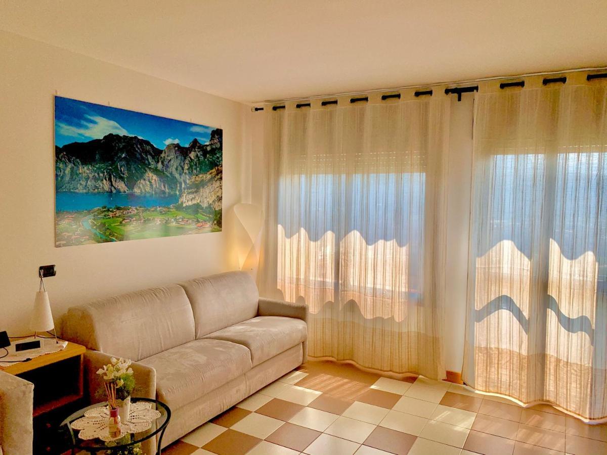 Sky&Pool Dom Apartment Riva del Garda Exterior photo