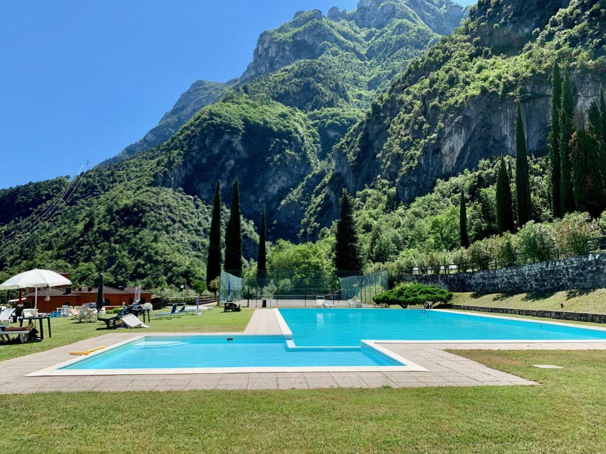 Sky&Pool Dom Apartment Riva del Garda Exterior photo
