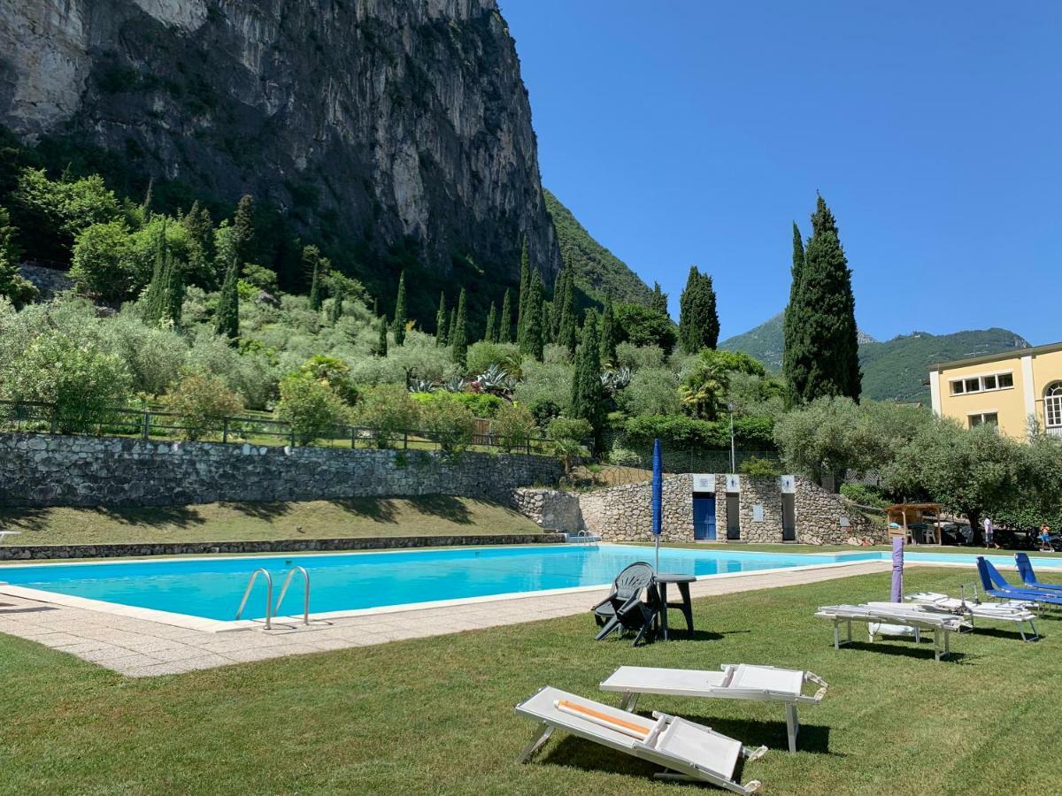 Sky&Pool Dom Apartment Riva del Garda Exterior photo